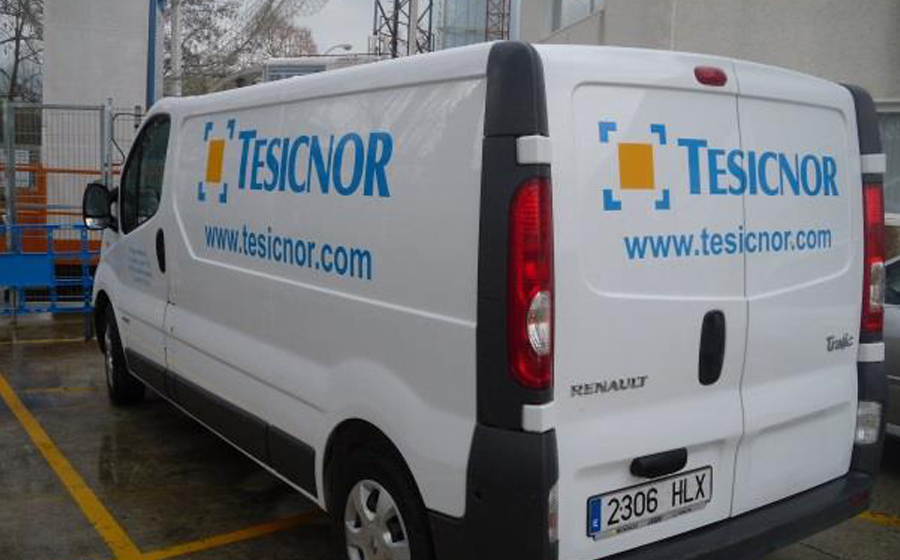 Furgoneta de revisiones eléctricas