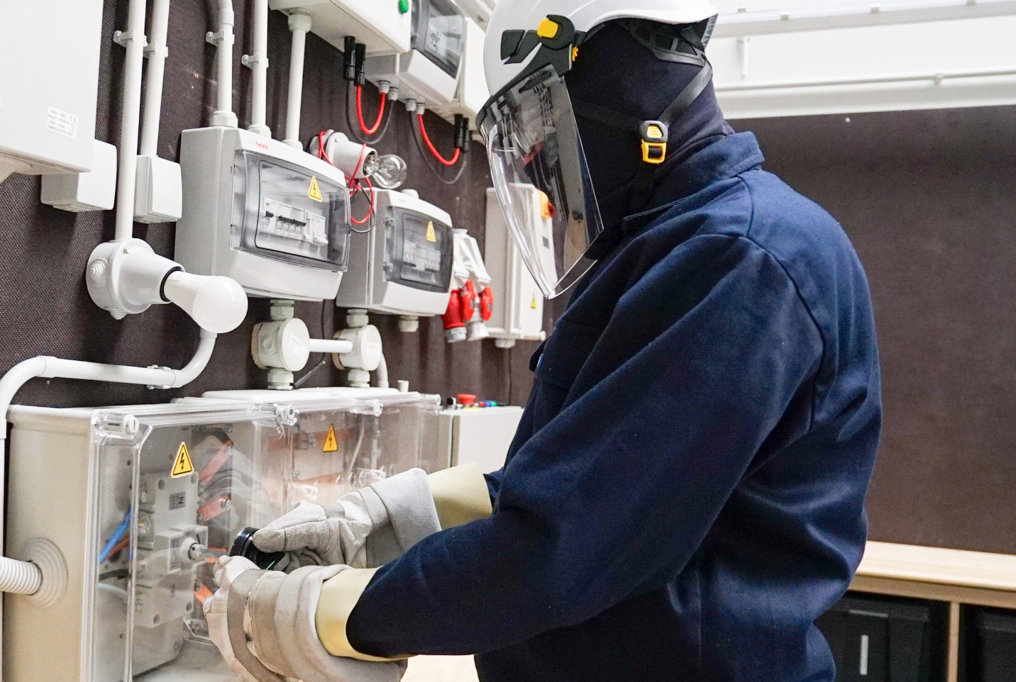 Formación práctica en baja tensión conforme al RD 614/2001