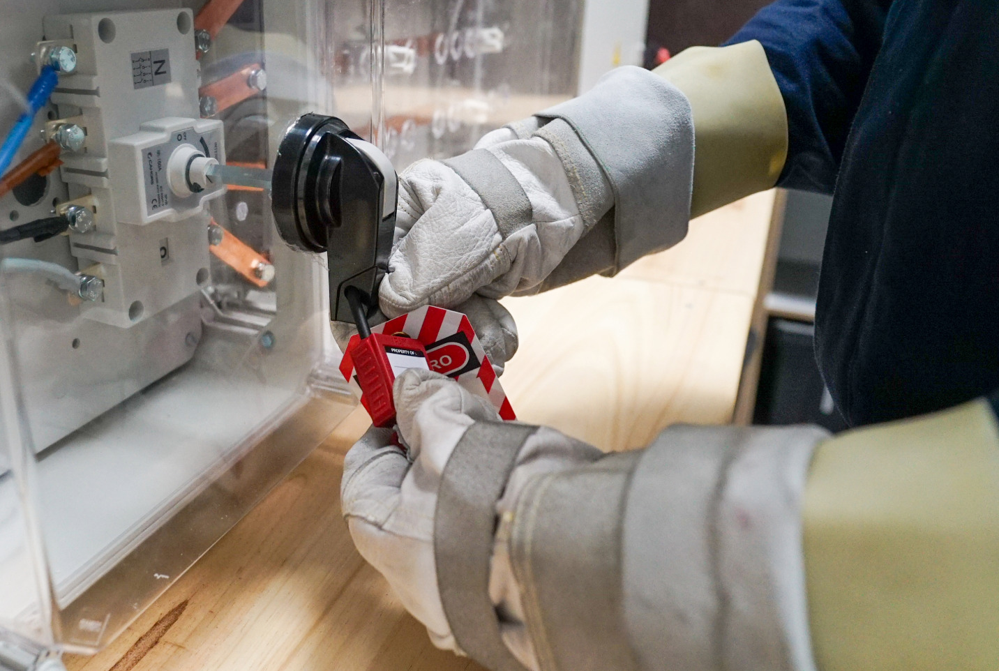 Formación en instalaciones eléctricas de baja tensión bajo normativa francesa